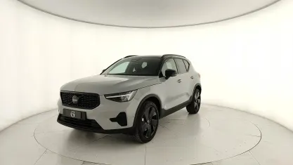 Nuova Volvo XC40 Ultra 163 CV (119 kW) 2026 Vapour grey SUV