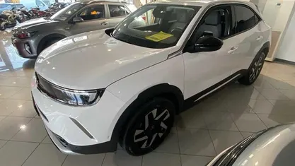 Usata Opel Mokka Elegance 131 CV (96 kW) 2022 Bianco SUV