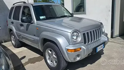 Usata Jeep Cherokee Sport 142 CV (104 kW) 2002 SUV