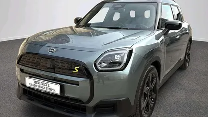 Usata Mini Countryman Classic 230 kW (313 CV) 2025 Verde SUV