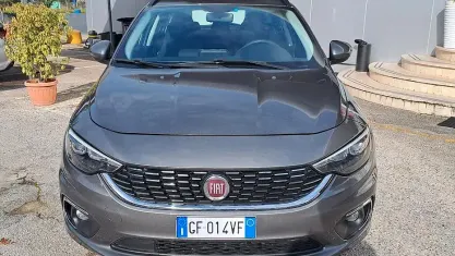 Usata Fiat Tipo Business 131 CV (96 kW) 2021 Grigio Station wagon