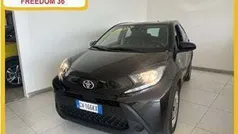 Bianco Usata 2023 Toyota Aygo Active Due volumi | 11.990 € (Super prezzo)