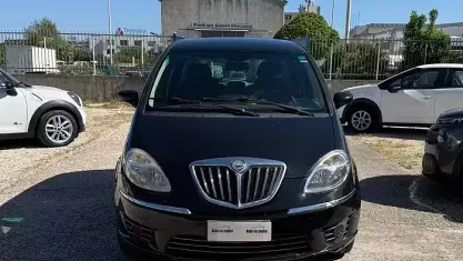 Usata Lancia Musa 70 CV (51 kW) 2008 Viola Monovolume