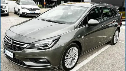 Usata Opel Astra Business 105 CV (77 kW) 2019 Grigio Station wagon
