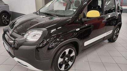 Usado Fiat Panda Cross Cross Plus 69 CV (50 kW) 2025 Negro Utilitario
