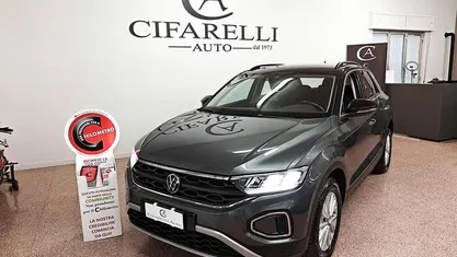 Usata VW T-Roc Life 110 CV (80 kW) 2022 Grigio SUV