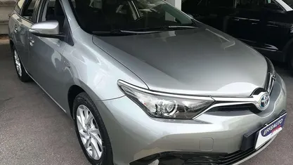 Usata 2015 Toyota Auris Hybrid Active Station wagon | 9990 € (Buon prezzo)