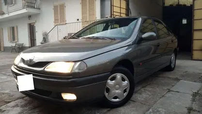 Usata Renault Laguna 92 CV (67 kW) 1994 Berlina