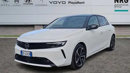 Bianco Usata 2023 Opel Astra Elegance Tre volumi | 16.900 € (Ottimo prezzo)