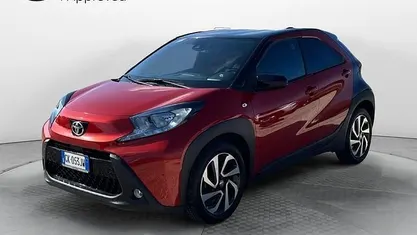 Usata Toyota Aygo X Trend 72 CV (52 kW) 2022 Rosso SUV