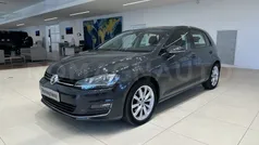 Grigio Usata 2017 VW Golf VII Executive Due volumi | 14.900 € (Buon prezzo)