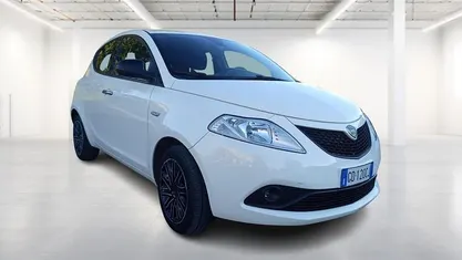Bianco pastello Usata 2020 Lancia Ypsilon Silver Due volumi | 10.900 € (Buon prezzo)
