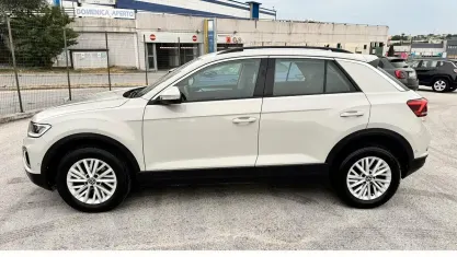 Usata VW T-Roc Life 110 CV (80 kW) 2022 Beige SUV