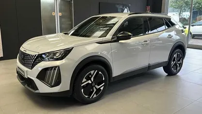 Bianco Usata 2024 Peugeot 2008 Allure SUV | 19.900 € (Buon prezzo)