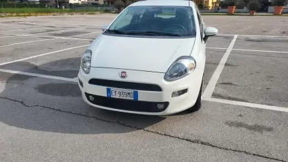 Usata Fiat Punto 69 CV (50 kW) 2015 Bianco Utilitaria