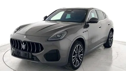 Grigio lava metalizzato Usata 2025 Maserati Grecale GT SUV | 64.200 € (Buon prezzo)