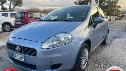 Usata Fiat Grande Punto Dynamic 77 CV (56 kW) 2007 Blu Utilitaria