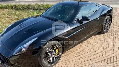 Usata Ferrari California 560 CV (411 kW) 2014 Cabrio