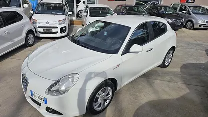 Bianco Usata 2010 Alfa Romeo Giulietta Distinctive Tre volumi | 4500 € (Super prezzo)