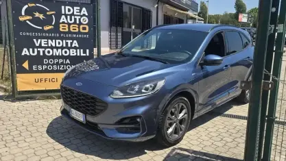 Usata Ford Kuga ST-Line 152 CV (111 kW) 2022 Blu/azzurro SUV