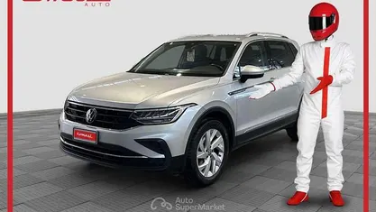 Usata VW Tiguan Life 150 CV (110 kW) 2023 Reflex silver SUV