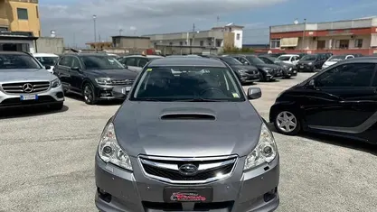 Usata Subaru Legacy Comfort 150 CV (110 kW) 2011 Grigio metallizzato Station wagon