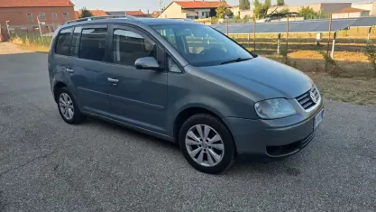 Usata VW Touran Highline 140 CV (102 kW) 2004 Grigio Monovolume