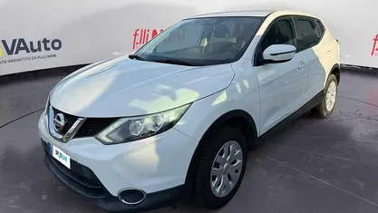 Bianco Usata 2017 Nissan Qashqai N-Vision SUV | 12.850 € (Buon prezzo)