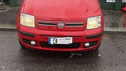 Rosso Usata 2011 Fiat Panda Emotion Tre volumi | 3900 € (Ottimo prezzo)