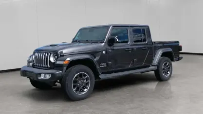 Nuova Jeep Gladiator Overland 264 CV (194 kW) 2025 Grigio Pick-up