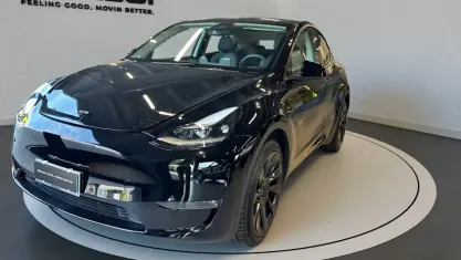 Usata Tesla Model Y Long Range AWD 189 kW (258 CV) 2024 Nero SUV