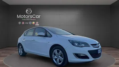 Usata 2013 Opel Astra Cosmo Tre volumi | 5500 € (Buon prezzo)
