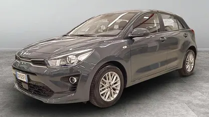 Usata 2023 Kia Rio Style Tre volumi | 15.900 € (Buon prezzo)