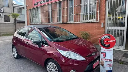 Usata Ford Fiesta Titanium 71 CV (52 kW) 2011 Viola Berlina