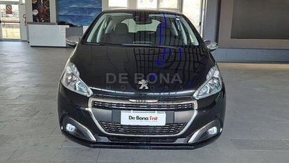 Gebraucht Peugeot 208 Allure 102 PS (75 kW) 2019 Schwarz Kleinwagen