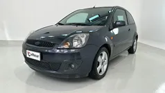 Grigio scuro Usata 2006 Ford Fiesta Ghia Due volumi | 2100 € (Buon prezzo)