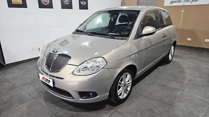 Usata 2010 Lancia Ypsilon Utilitaria | 3500 € (Buon prezzo)