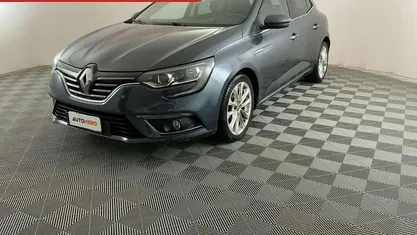Usata 2017 Renault Mégane IV Intens Berlina | 10.599 € (Buon prezzo)