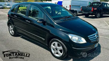 Usata Mercedes B200 140 CV (102 kW) 2007 Nero Monovolume