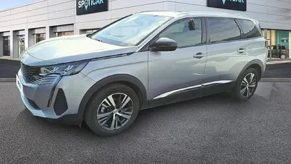 Gebraucht Peugeot 5008 Allure 131 PS (96 kW) 2024 Grau SUV