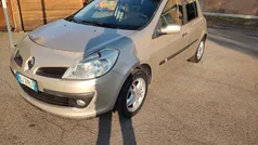 Bronze Usata 2007 Renault Clio II Tre volumi | 3490 € (Buon prezzo)