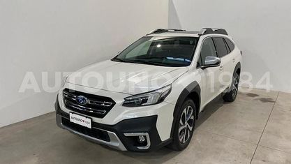 Usado Subaru Outback Premium 169 CV (124 kW) 2021 Blanco Familiar