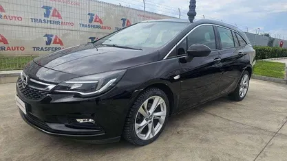 Nero(met.) Usata 2018 Opel Astra Dynamic Tre volumi | 6800 € (Super prezzo)