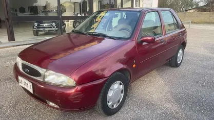 Usata Ford Fiesta Studio 75 CV (55 kW) 1996 Utilitaria