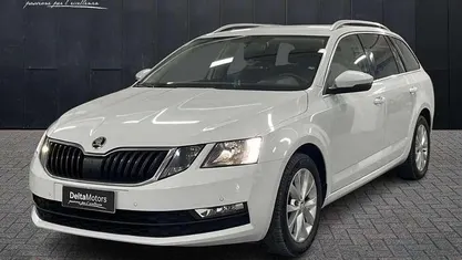 Usata Skoda Octavia G-TEC Executive 131 CV (96 kW) 2020 Bianco Station wagon