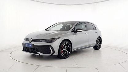 Usata VW Golf VIII GTI 265 CV (194 kW) 2024 F0 dolomite silver metallizzato Berlina