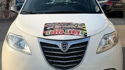 Usata Lancia Ypsilon 84 CV (61 kW) 2014 Bianco Utilitaria