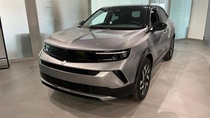 Nuova Opel Mokka 145 CV (106 kW) 2025 Grigio argento SUV