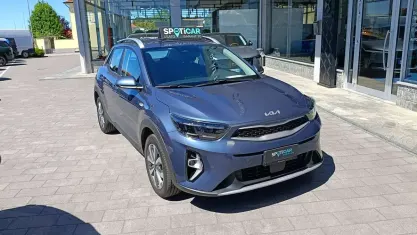 Usata Kia Stonic Urban 84 CV (61 kW) 2023 Smoke blu SUV