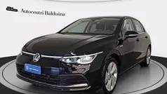 Nero perla Usata 2022 VW Golf VIII Style Tre volumi | 23.700 € (Buon prezzo)